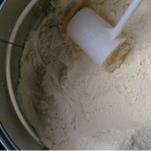 Milk powder for even complexion